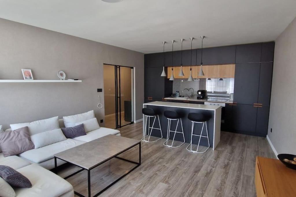 Mila's Cozy 1 Bedroom Апартамент София